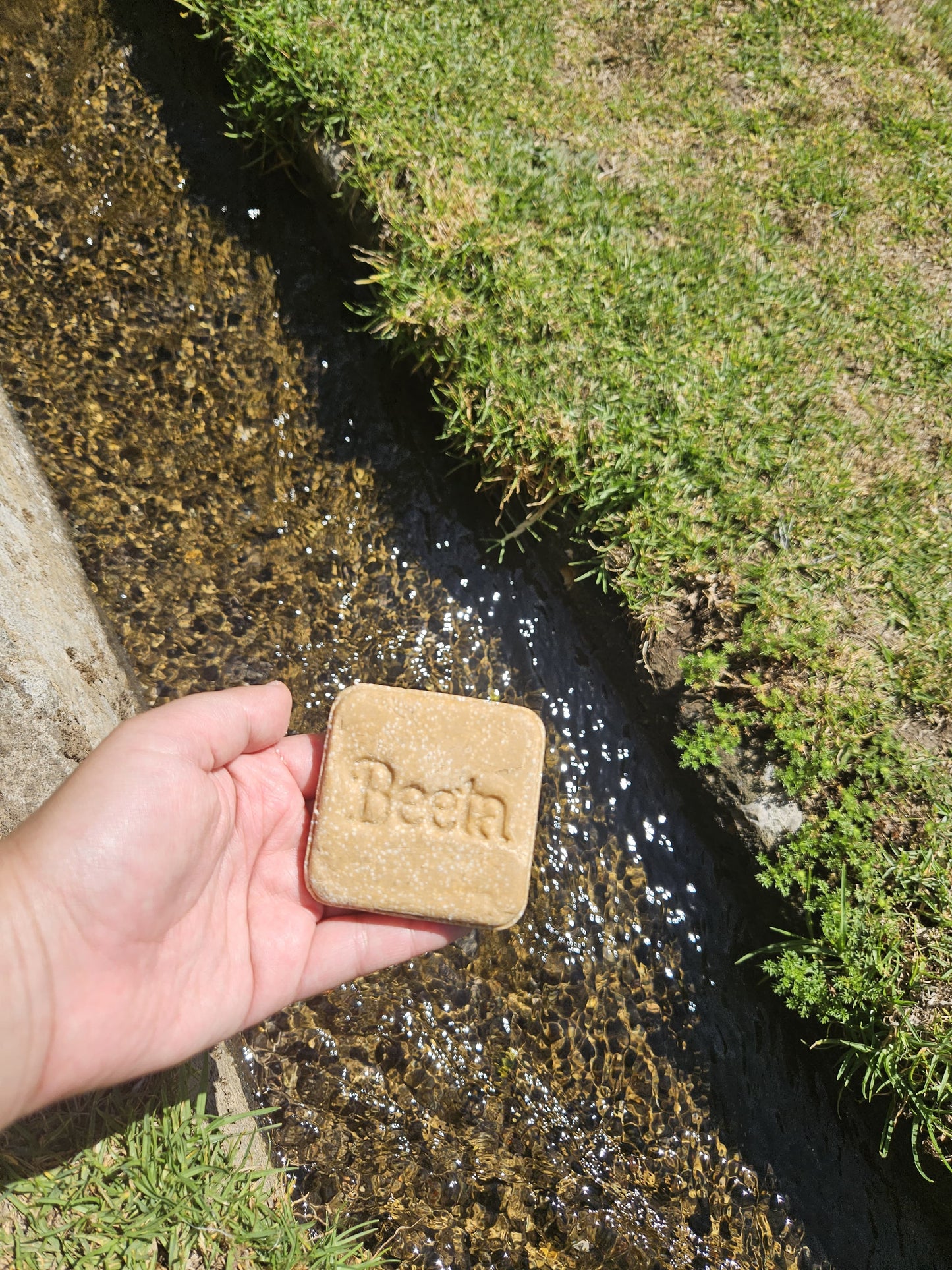 🍯 Shampoo Sólido de Miel (80g) | Limpieza Suave y Nutritiva
